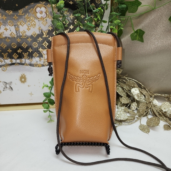 NWOT MCM WORLDWIDE SUNWEAR Sunglasses MW0010 01A With Crossbody Case main image 7